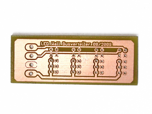 Datei:Ledwall busverteiler geaetzte-platine.jpg