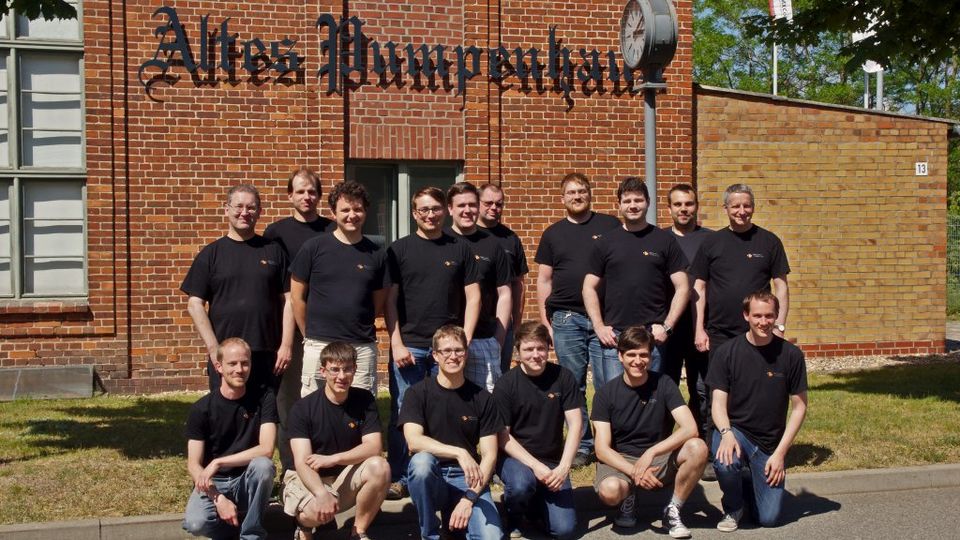 Das DMXControl-Team vor dem alten Pumpenhaus