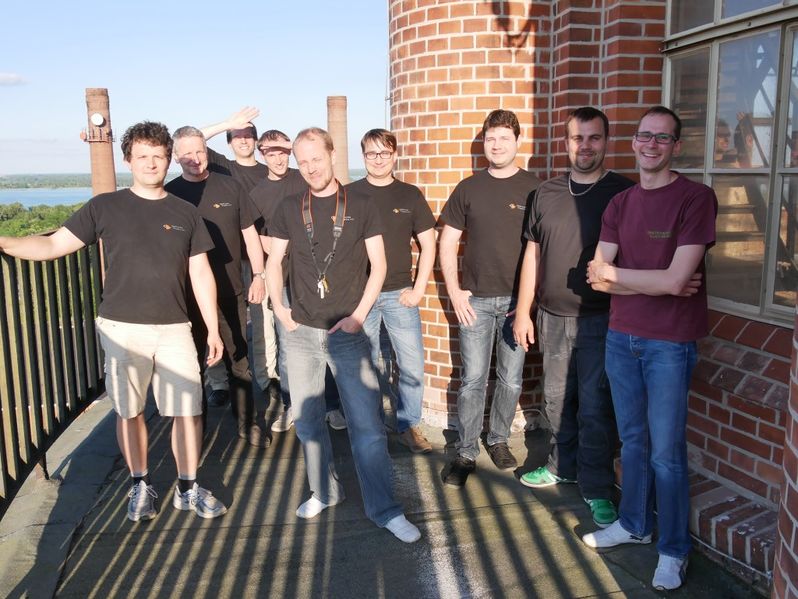 Datei:DMXC-Treffen 2017 Gruppenbild Turm-Aufbaucrew.jpg