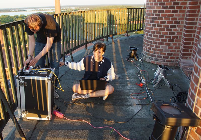 Datei:DMXC-Treffen 2017 Turm-Aufbau 2.jpg