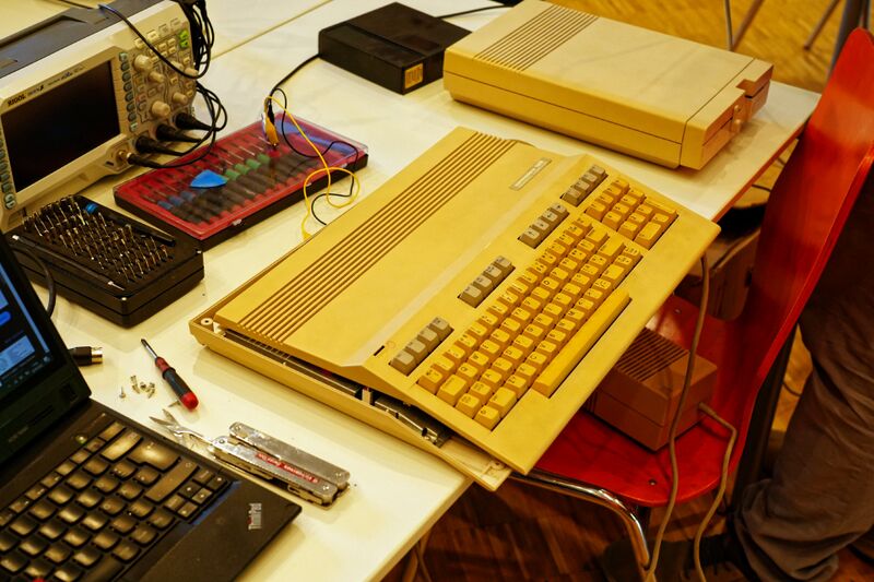 Datei:DMXC-Treffen 2022 Retrogaming.jpg