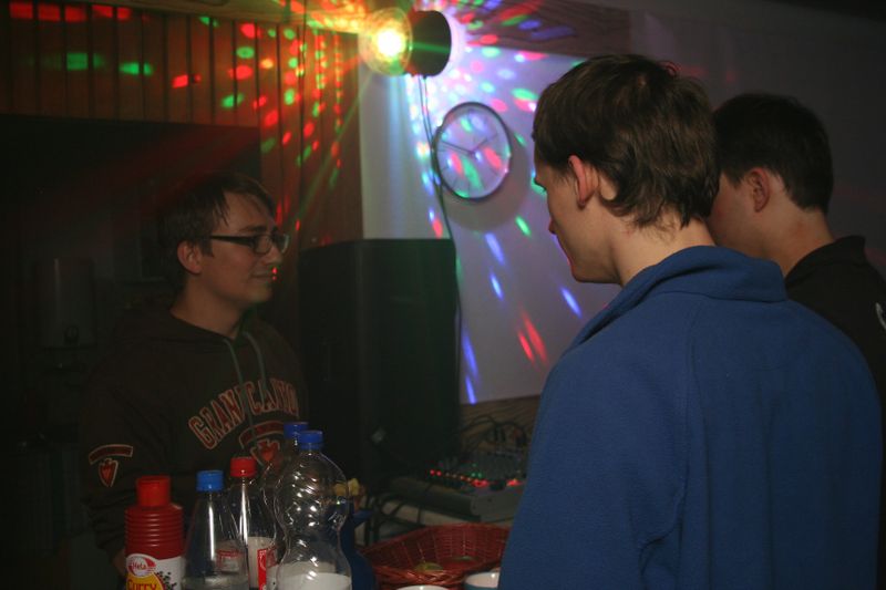 Datei:DMXControlTreffen2013 Party 1.jpg