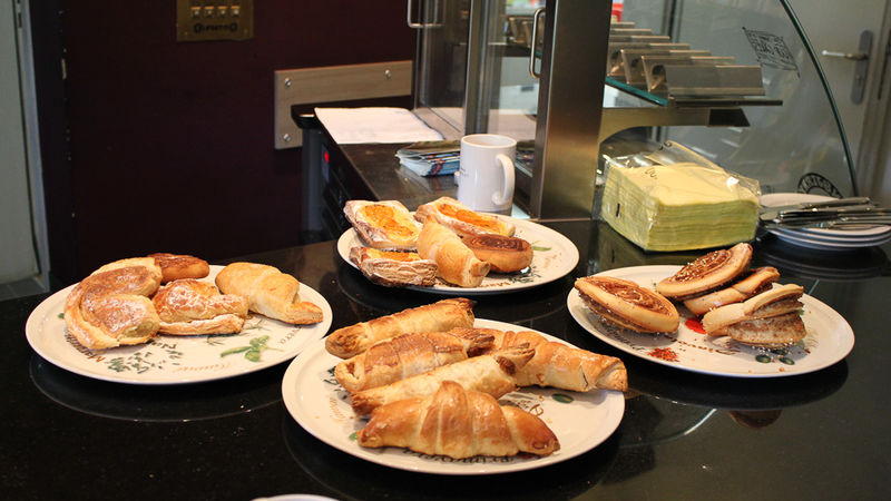 Datei:Verein2015 Kuchen.jpg